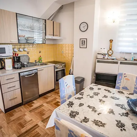 Ma-lo Appartement Pirovac