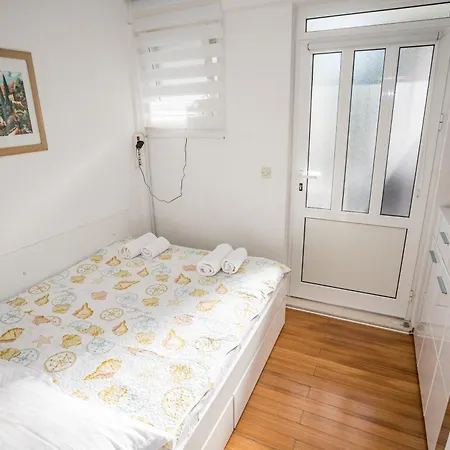 Apartment Ma-lo Pirovac